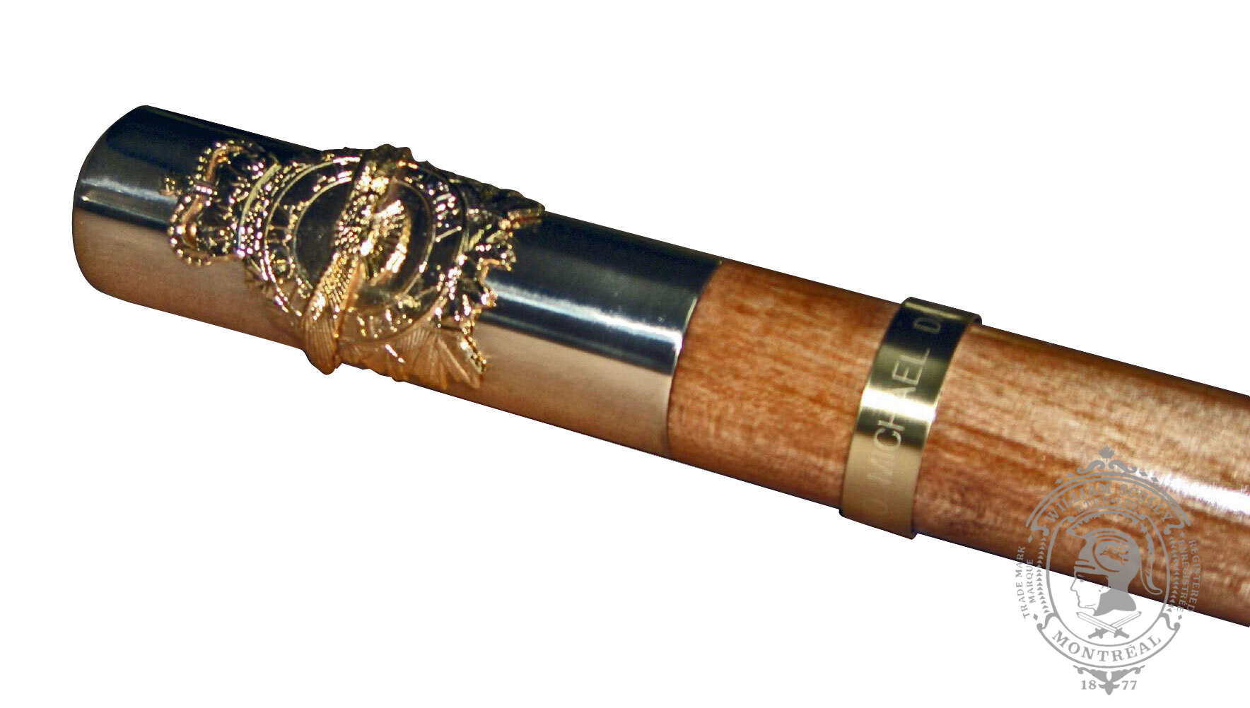 Personnalisations de badine régimentaire Montage d'insigne