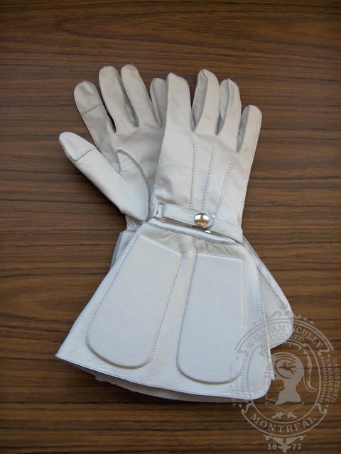  Album: Quality Uniform Gloves, Gauntlets, Ceremonial Gloves, and Winter Gloves / Gants: d'uniforme, cérémoniaux, tambour major, d'hiver      Date: 02/24/2005  Size: 6 items Views: 84920  